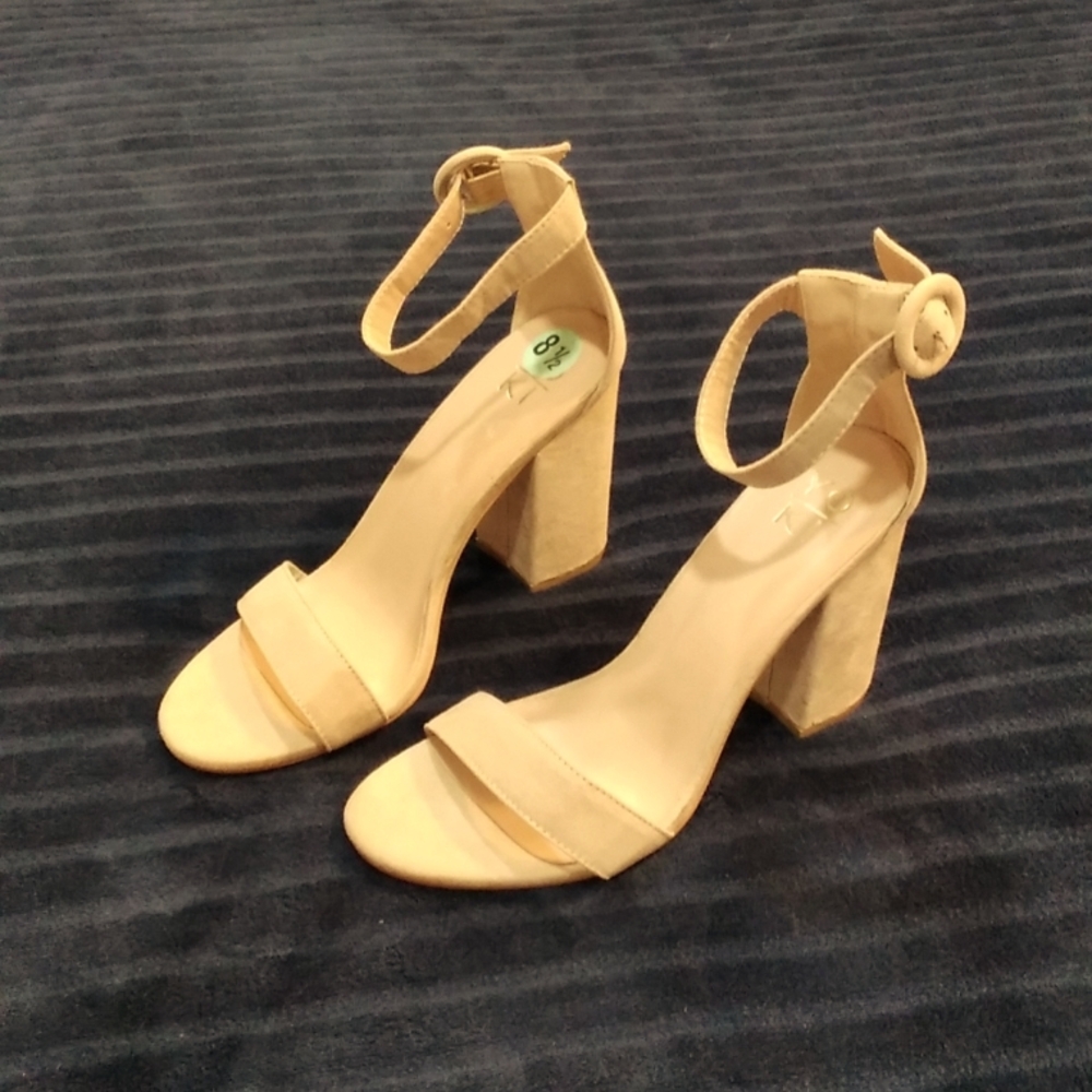 Women's high heel yoki